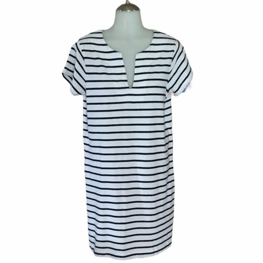NWOT VINEYARD VINES Ladies V-Neck Dress - size Med